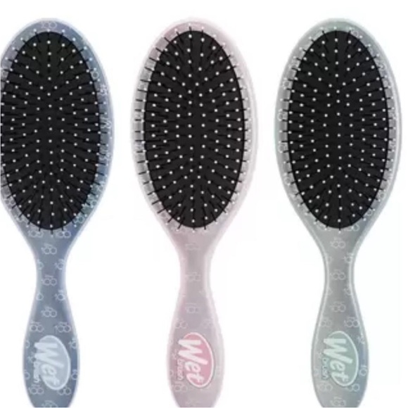 NEW! Disney Star Wars Mandalorian Wet Brush Set - Picture 3 of 4